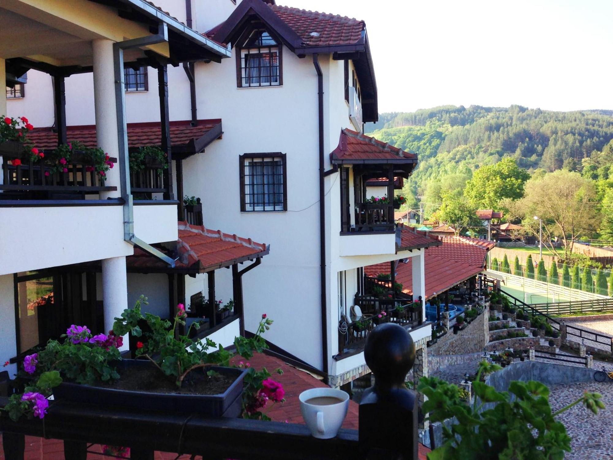 Hotel Manastir Берово Екстер'єр фото