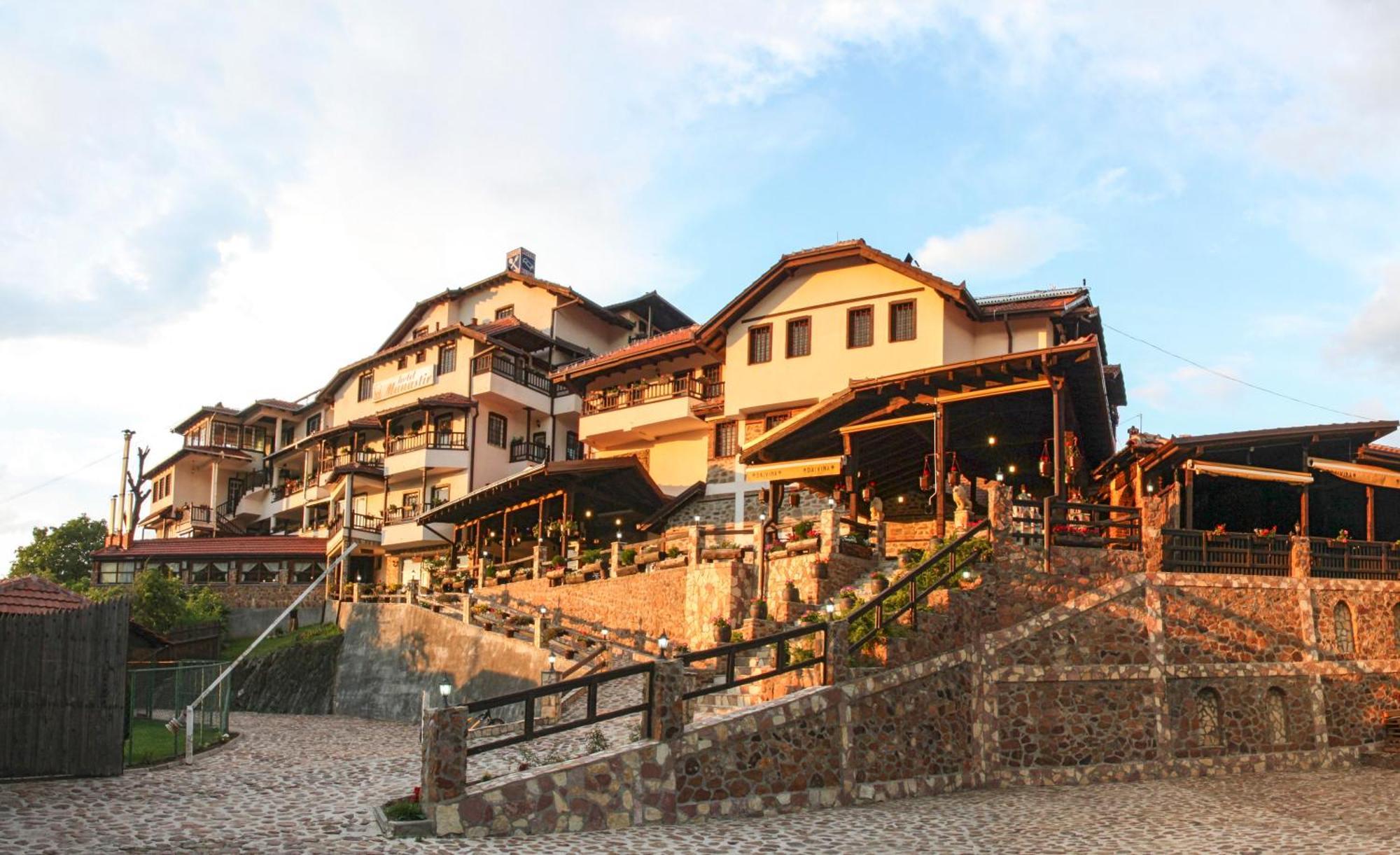 Hotel Manastir Берово Екстер'єр фото